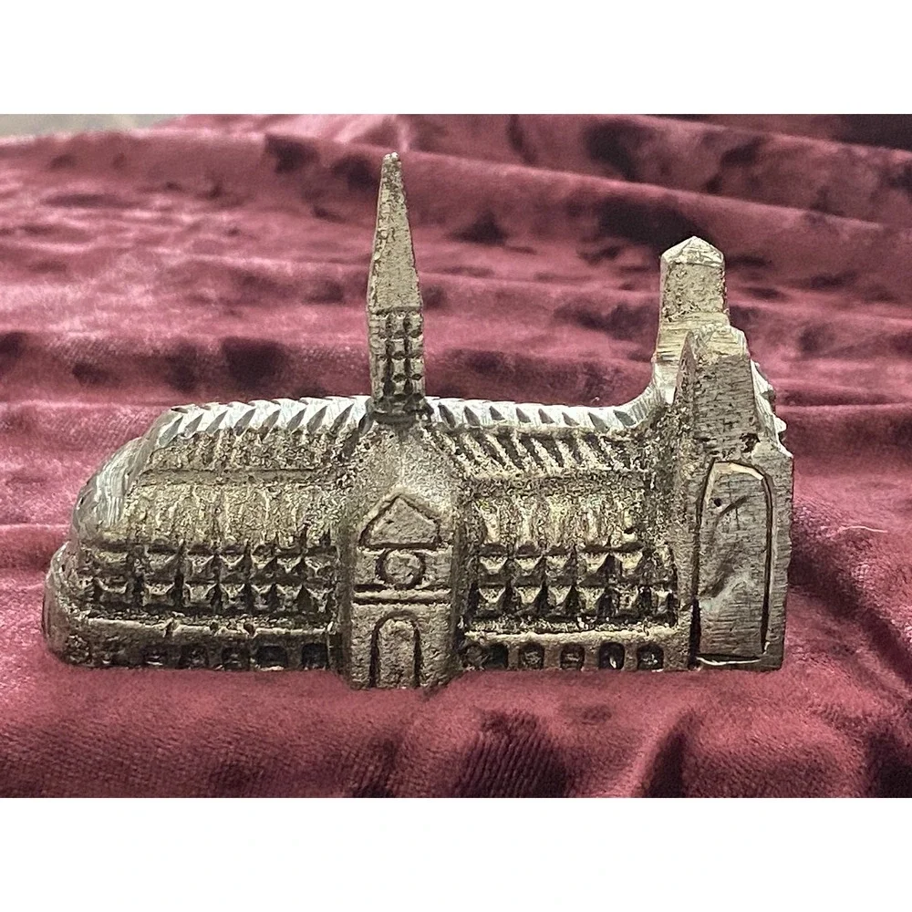 Pottery Barn ~ London City Set ~ Miniature Die Cast Metal Landmarks & Vehicle